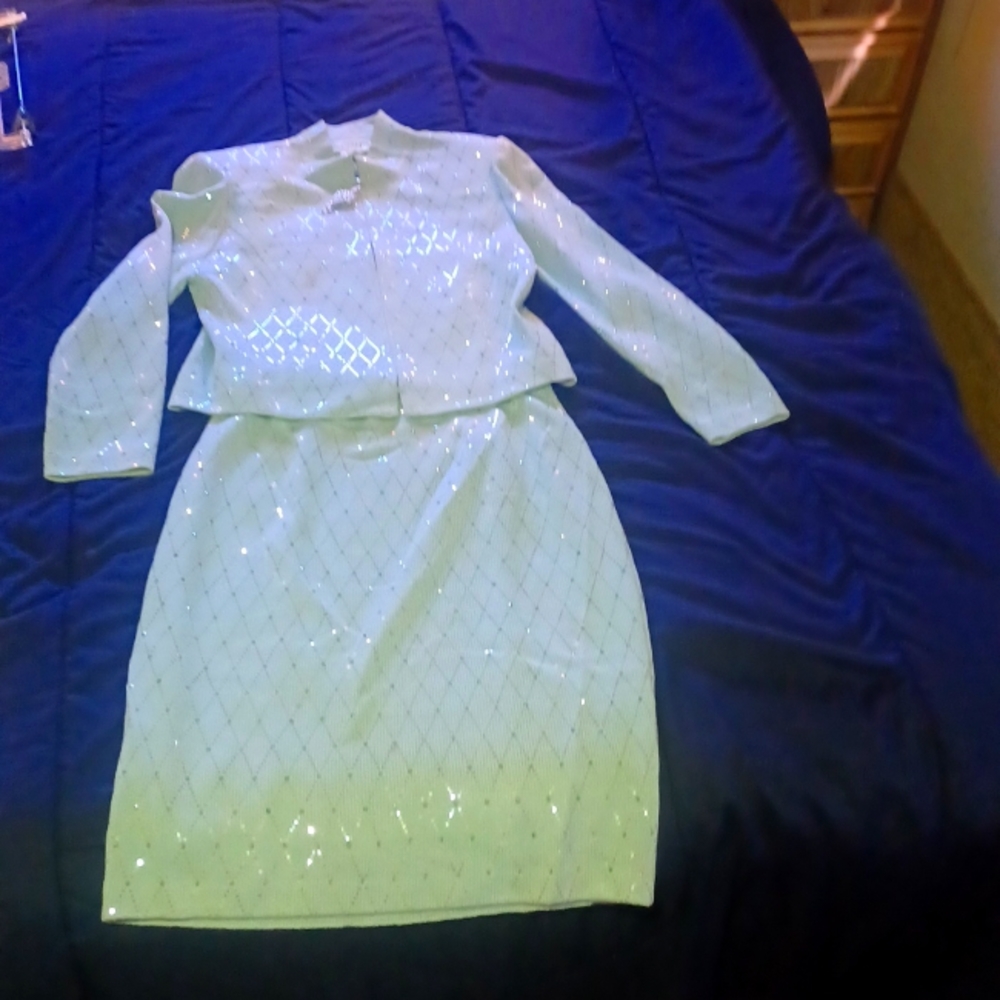 St. John 2 piece